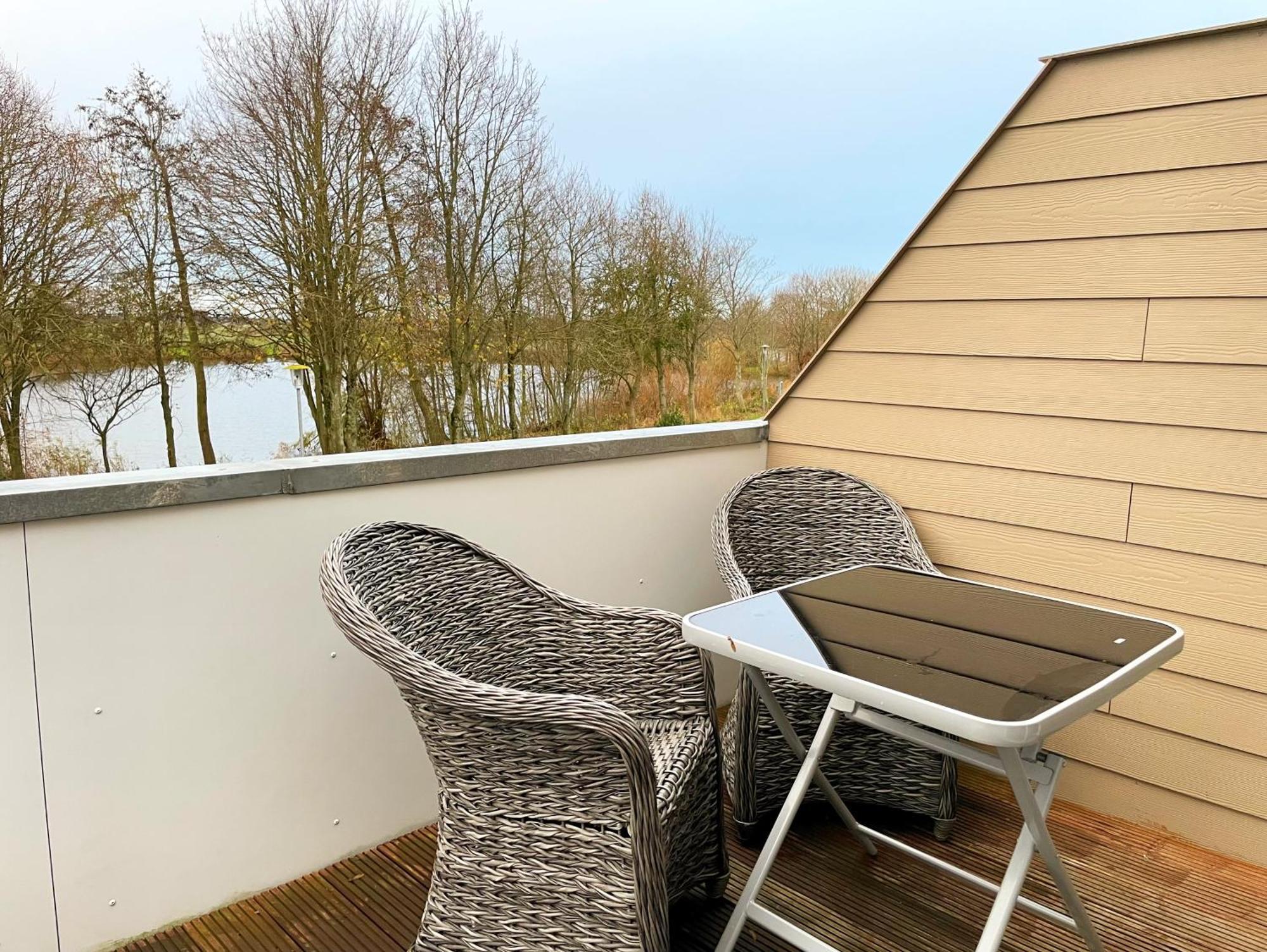 Haus Zwischen Den Wehlen Bei Buesum, 16 Personen Villa Westerdeichstrich Exterior photo